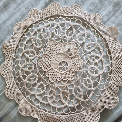 ANTIQUE ITALIAN HANDMADE CREAMY CANTU FLORAL NAUTICAL DOILY