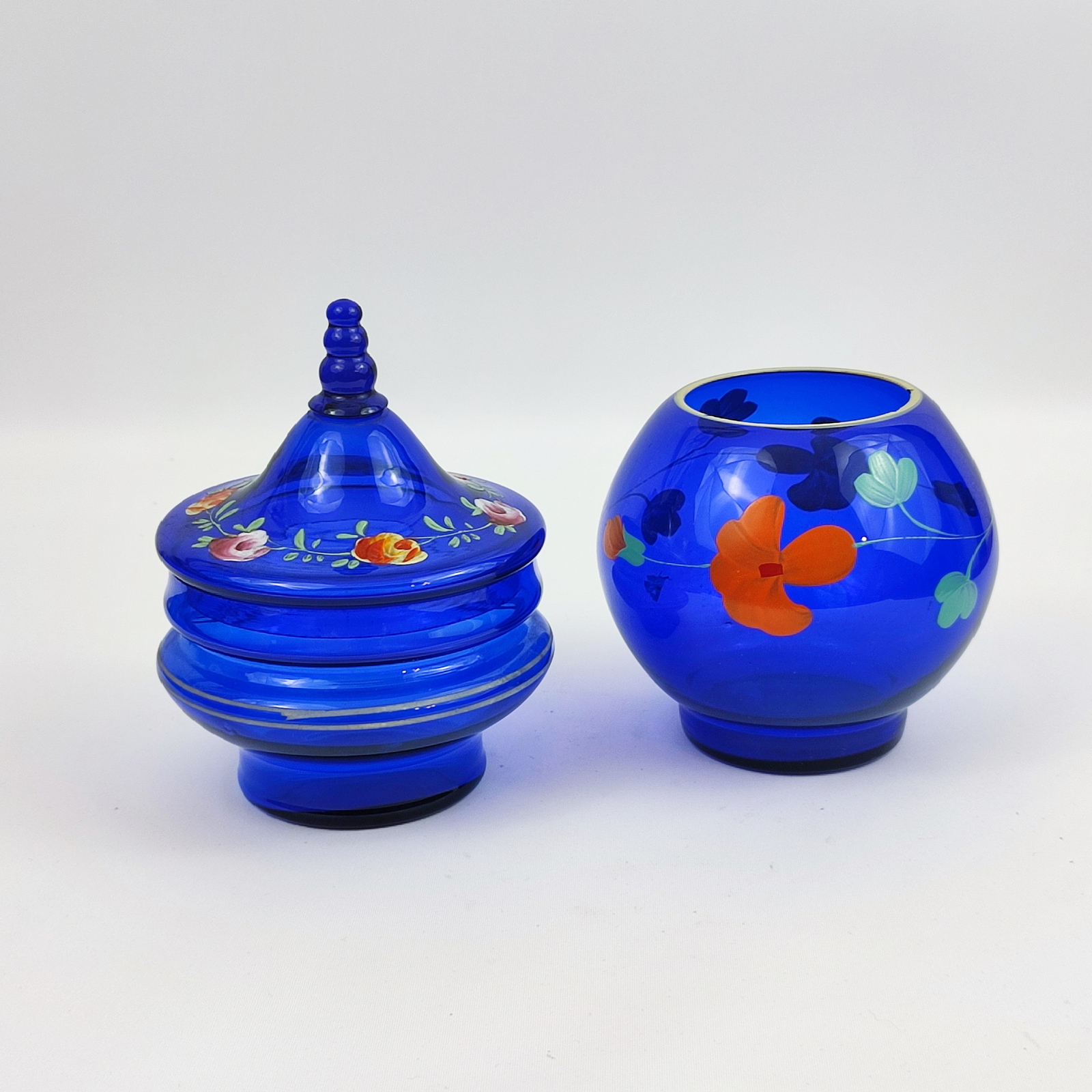 vintage-blue-glass-covered-jar-small-vase-blaues-glas-box-und-kleine-vase