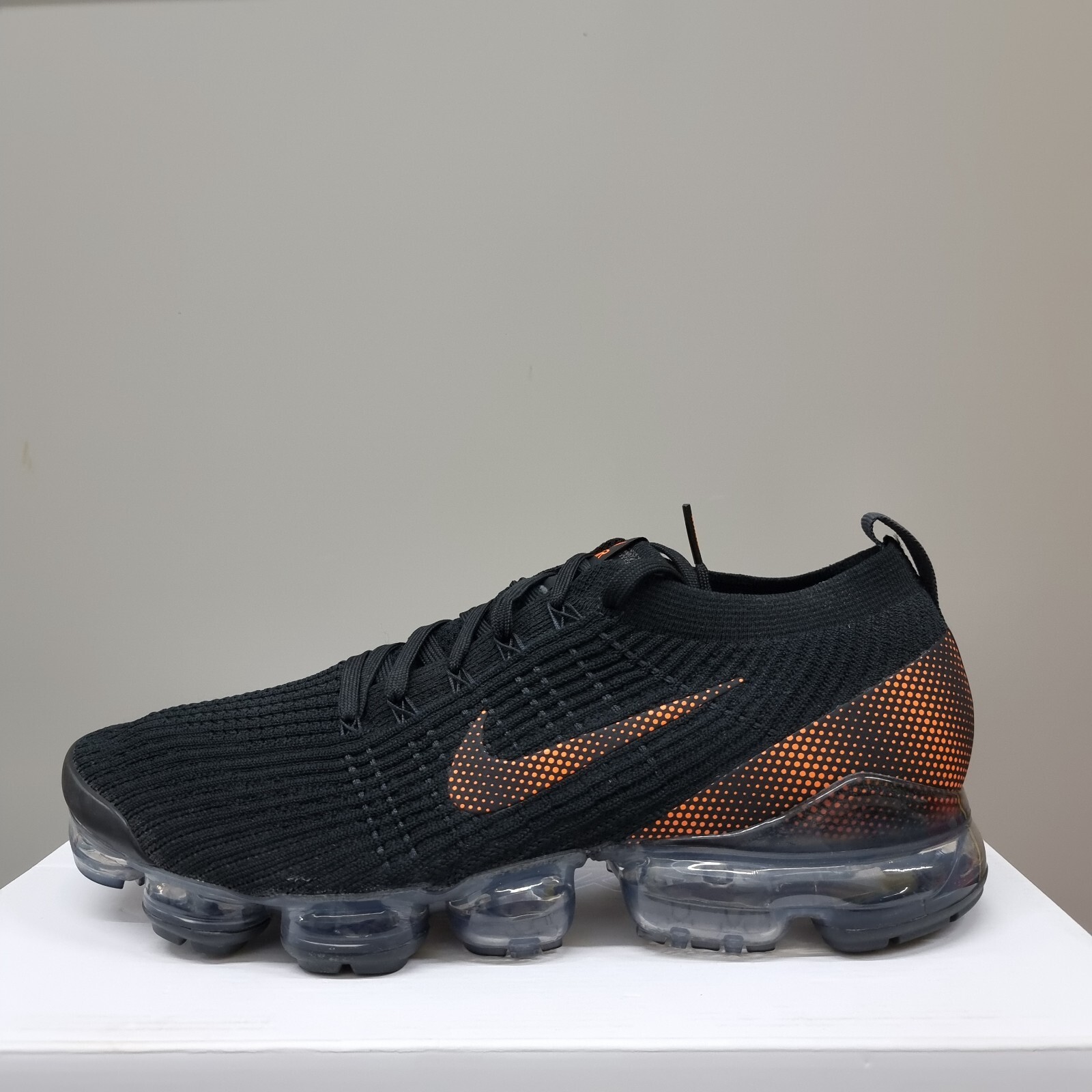 vapormax flyknit orange black