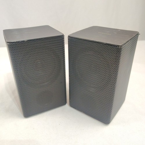 Pair SAMSUNG PS-SM10 Satelite Surround Speakers Left/Right (Minor Corner Damage)