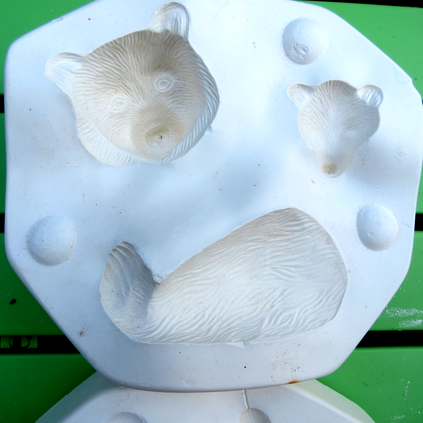 Doc Holliday Vintage 1994 Grizzly w/Cub Heads and Leg Slip Mol...