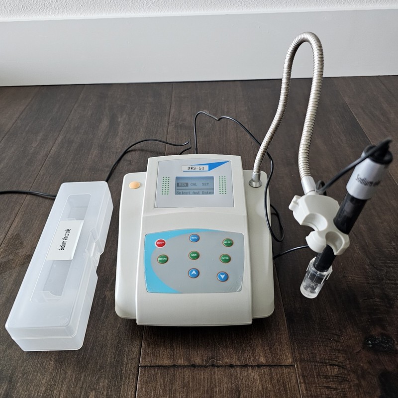 SODIUM ION METER W/ SODIUM ELECTRODE AND CASE MODEL DWS