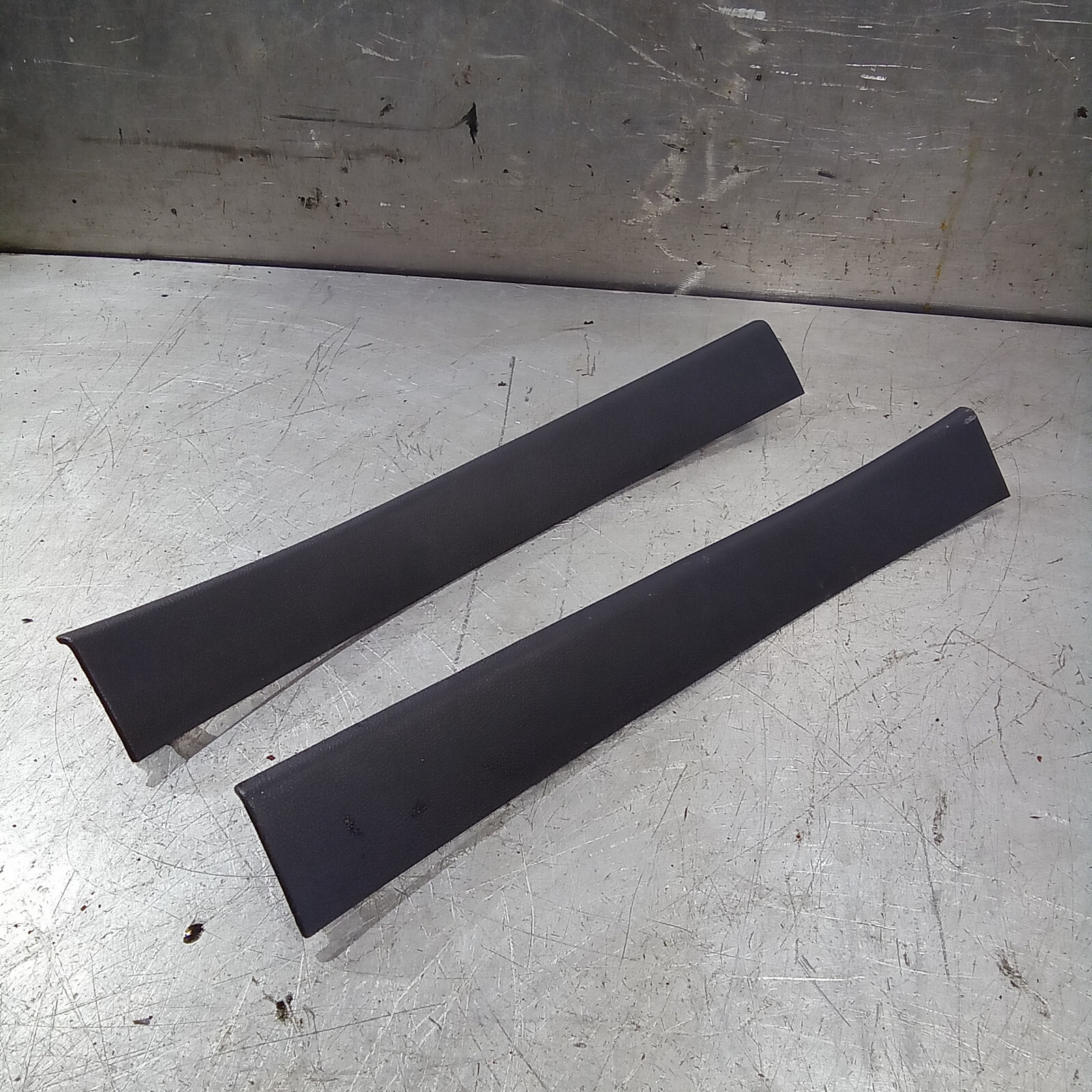 Renault Clio Sport 197 Mk3 2005-2009 PAIR of Upper Roof Rear Trim Covers