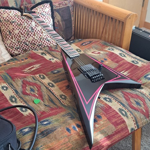 EDWARDS PINK SAWTOOTH、Alexi Laihoモデル EDWARDS E-ALEXI PINK SAWTOOTH Alexi Laiho model Children Of