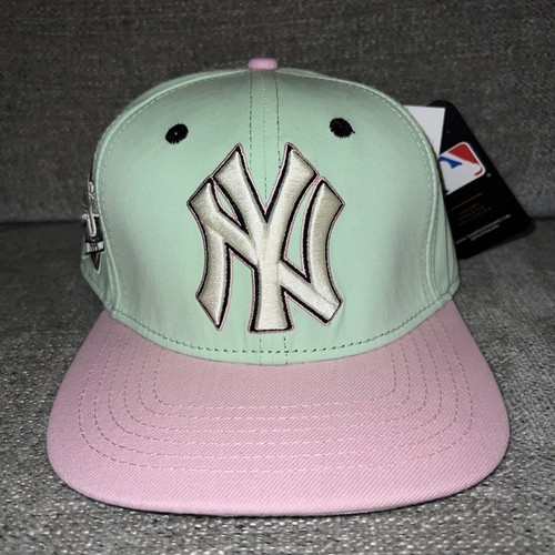 New York YANKEES Pro Standard PINK & GREEN Snapback Baseball