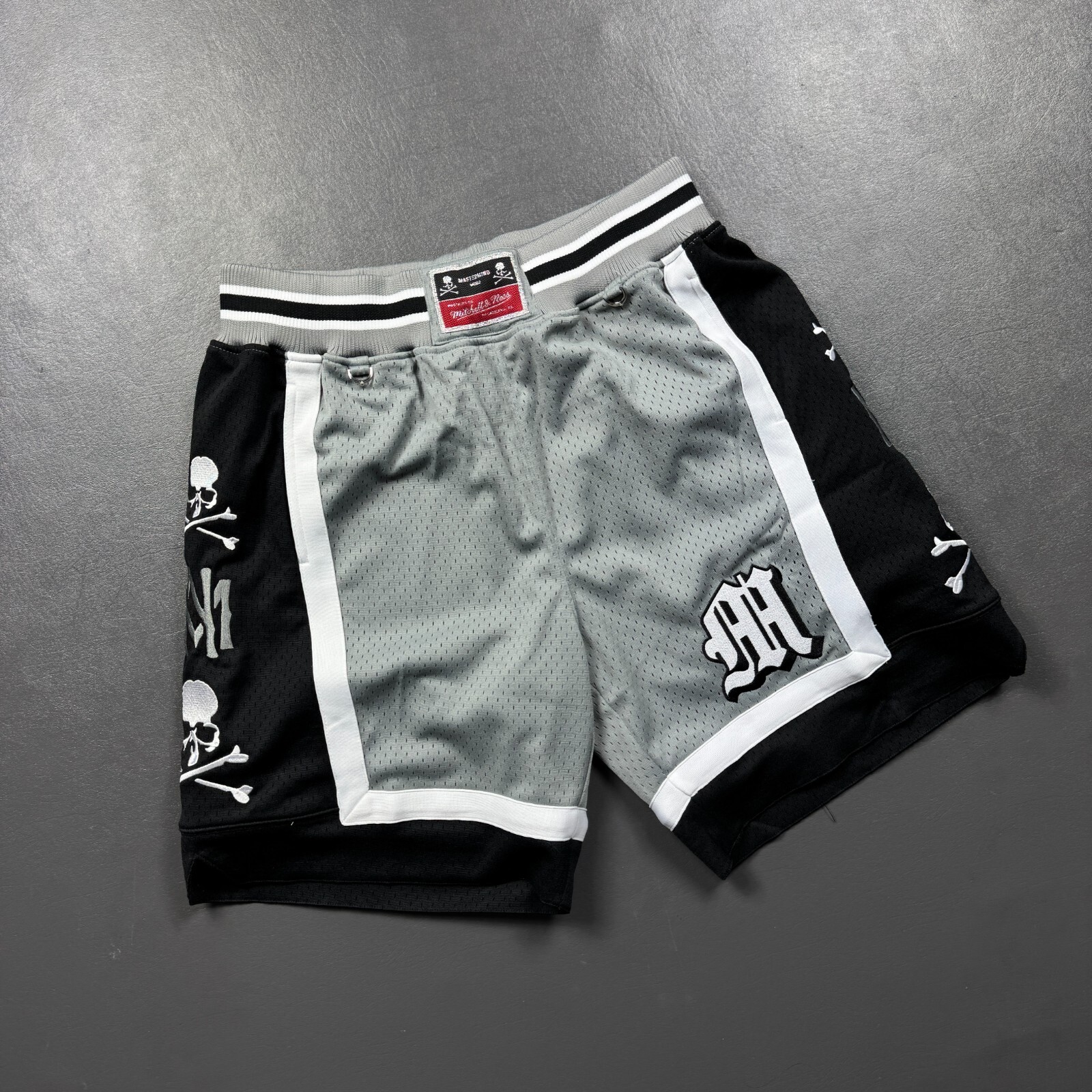 ウェア MITCHELL & NESS AUTHENTIC SHORTS Men's Navy New Jersey Nets Hardwood Classics 2006-07
