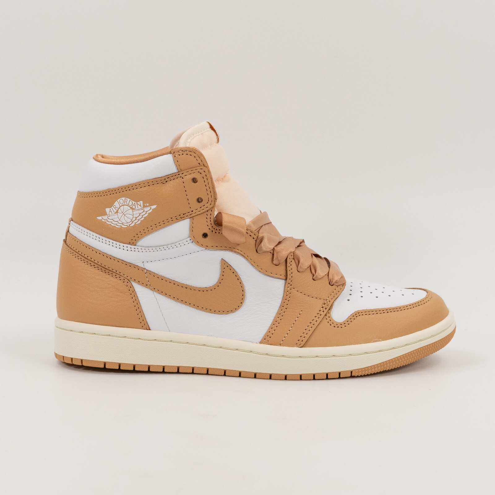靴 Nike Air Jordan 1 FN6622-201 Nike Wmns Air Jordan 1 Retro High OG Praline FN6622-201 US