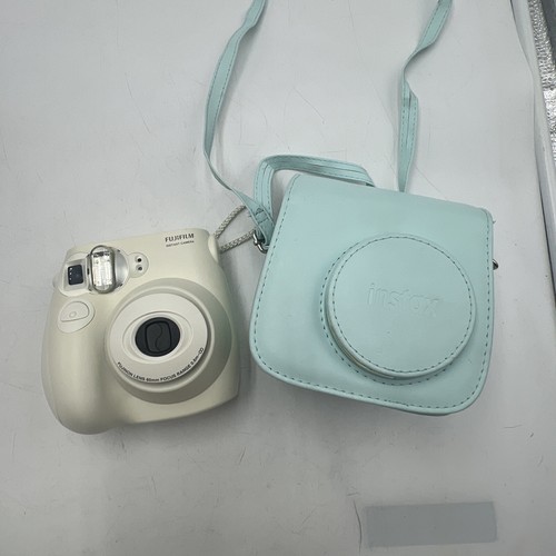 FUJIFILM instax ホワイト Fujifilm Instax Mini 7S Instant Film Camera, White - Walmart.com
