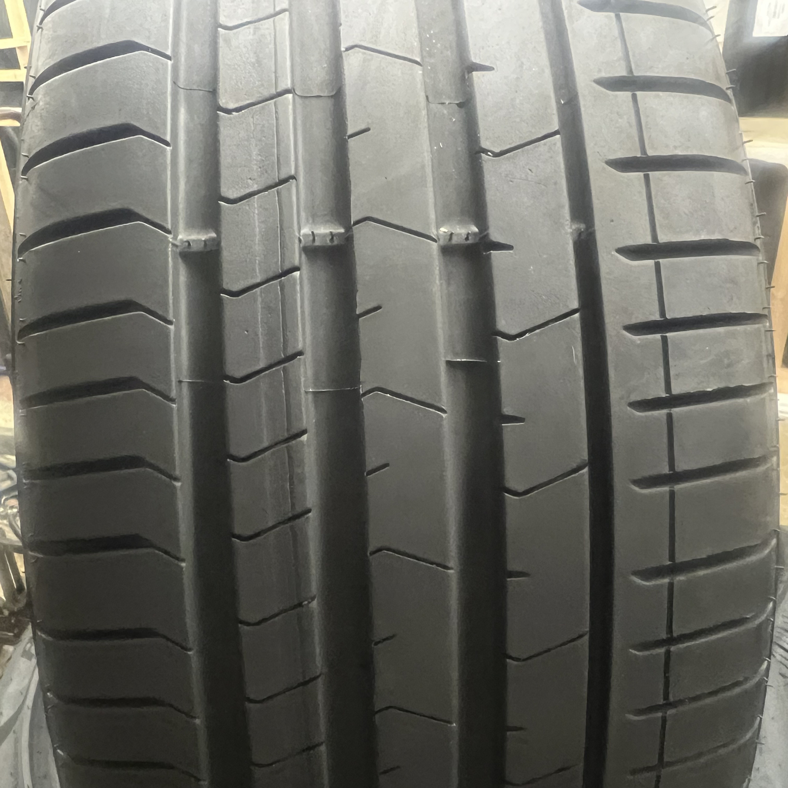 HIGH TREAD1 Tire Pirelli P Zero PZ4 275/35R22 275/35/22 104Y