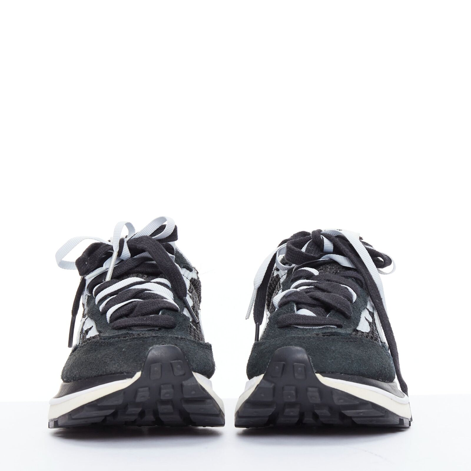 NIKE SACAI VaporWaffle black white mesh laced up sneakers NIKE SACAI VaporWaffle black white mesh laced up sneakers