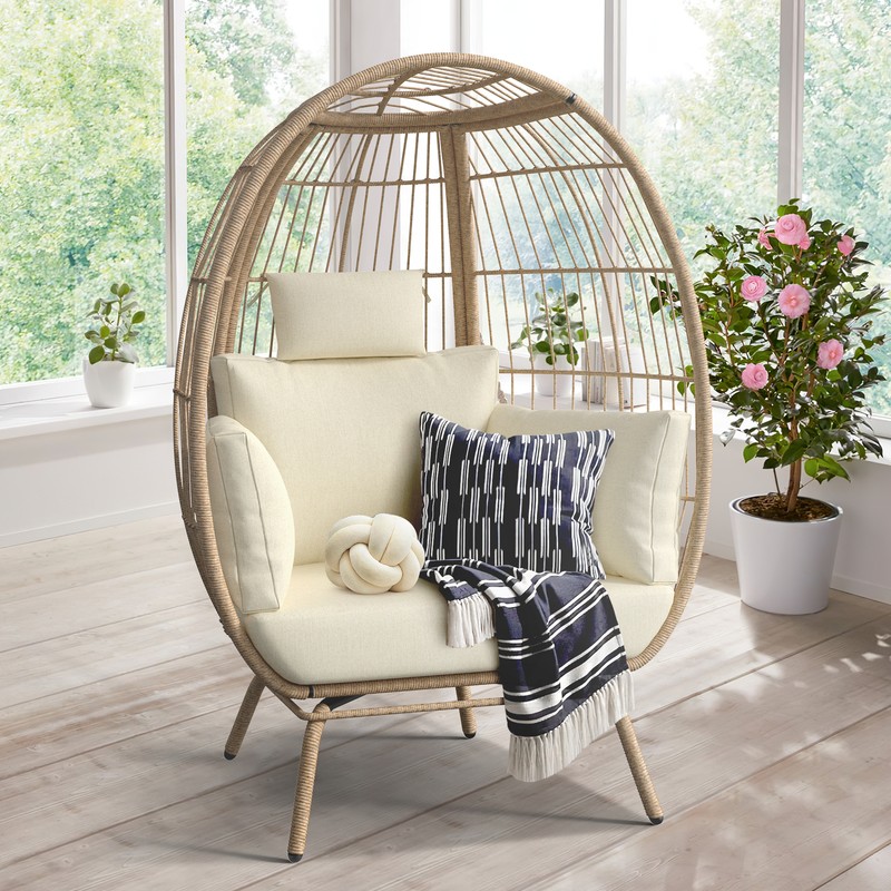 With Stand Cushions