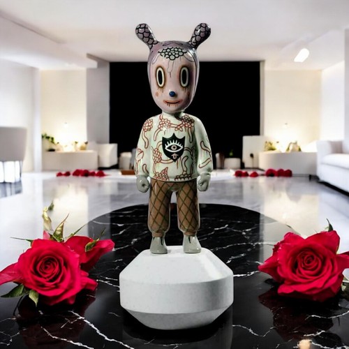 Lladro The Guest by Gary Baseman Sculpture – Small Model
