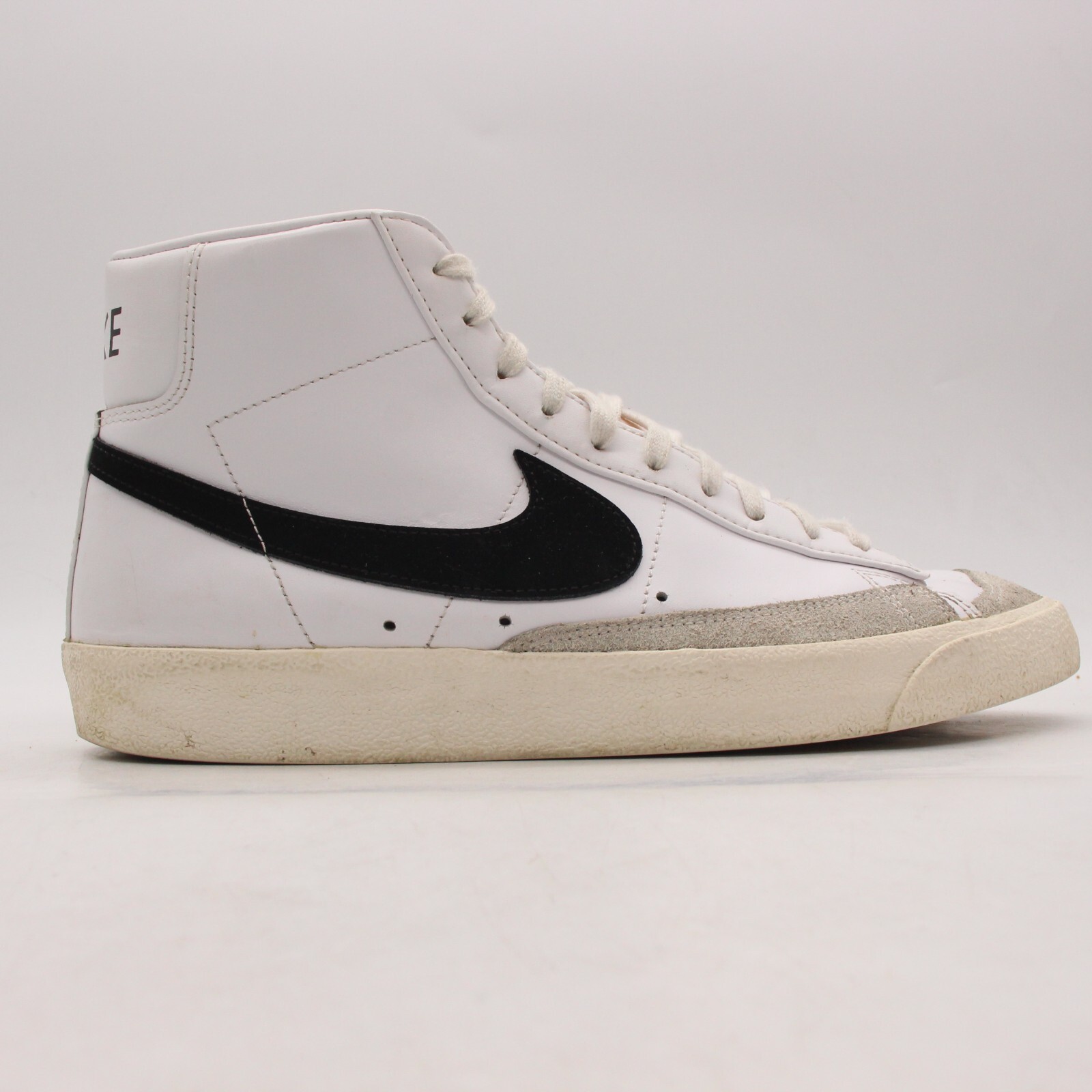 Nike Blazer Mid 77 Vintage Mens Size 11 White Athletic Shoes