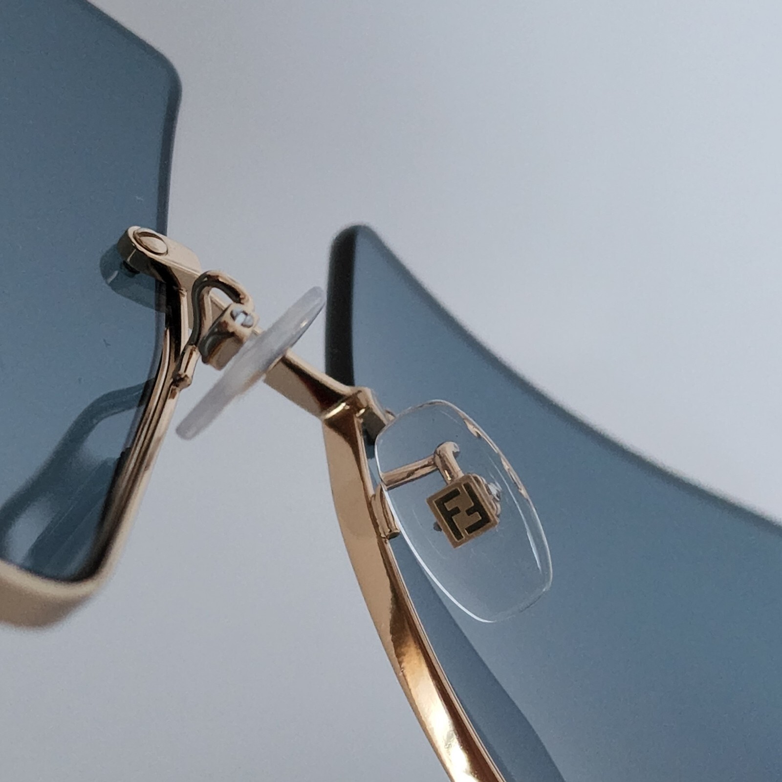 Pre-owned Fendi ? Promeneye Ff0401s 000ku Green/gold Retro Oversized Sunglasses