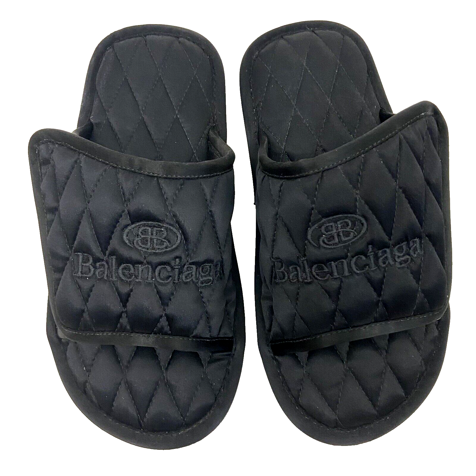 BALENCIAGA｜SLIPPERS (825468 WXLMC 9050) Balenciaga Quillted Logo Embroidered Hotel & Resort Satin