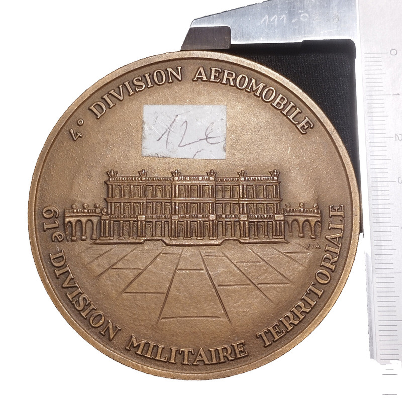 H26m*(Ref3640) MÃ©Daille DÃ©Coration En Bronze 4Ã¨Me Division AÃ©Romobile Medal
