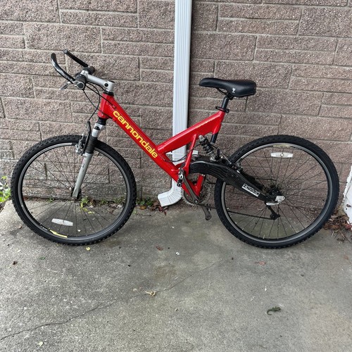 Vintage 1997 Cannondale Super V700 Mountain Bike 7 Speedの Vintage 1997 Cannondale Super V700 Mountain Bike 7 Speedの