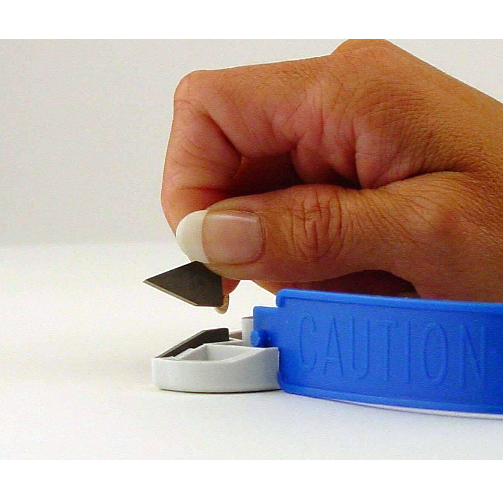 AccuSharp 001C Original Knife Sharpener Tungsten Carbide Blades White