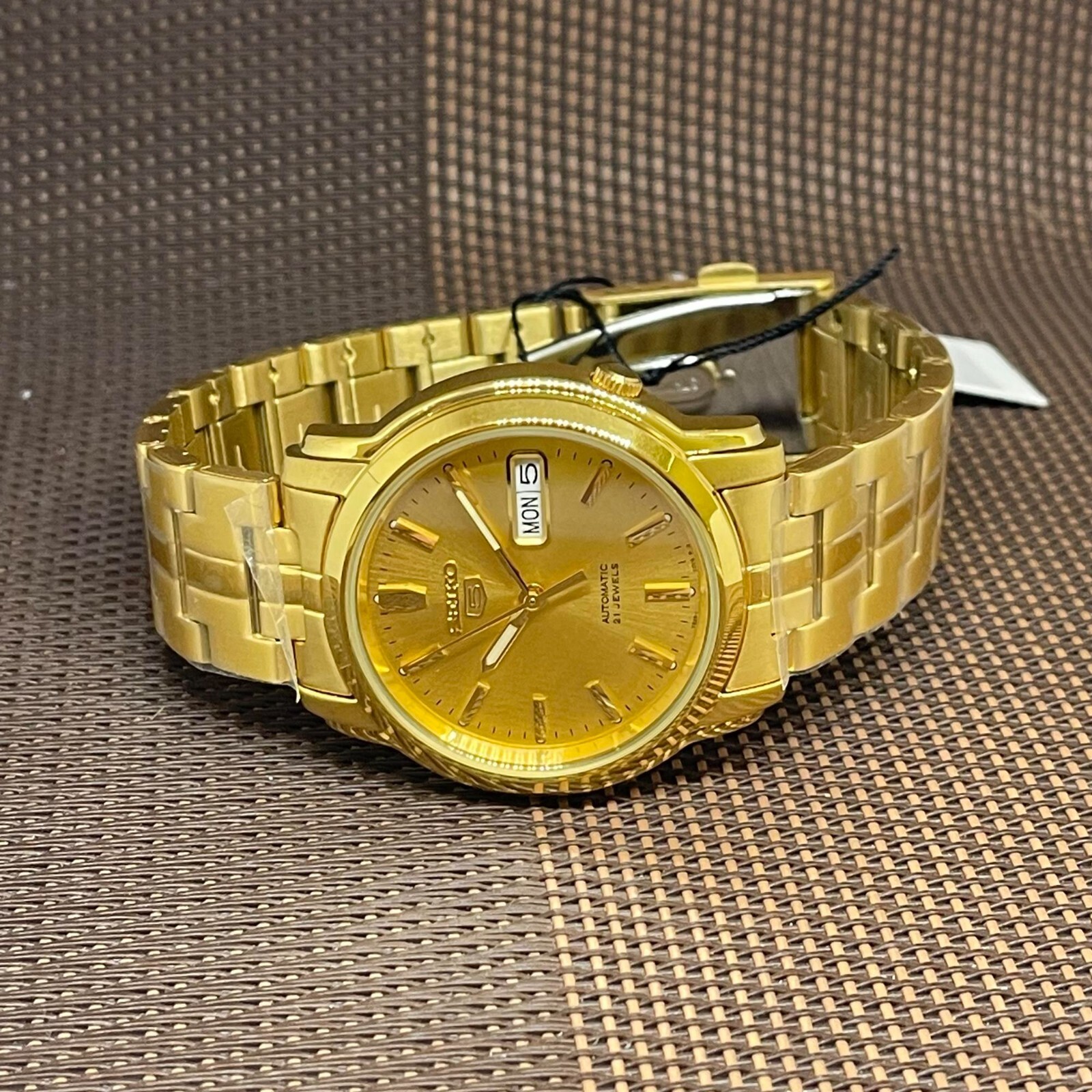 Pre-owned Seiko 5 Snkk76k1 Automatic Gold Tone Stainless Steel Men's Casual Day Date Watch