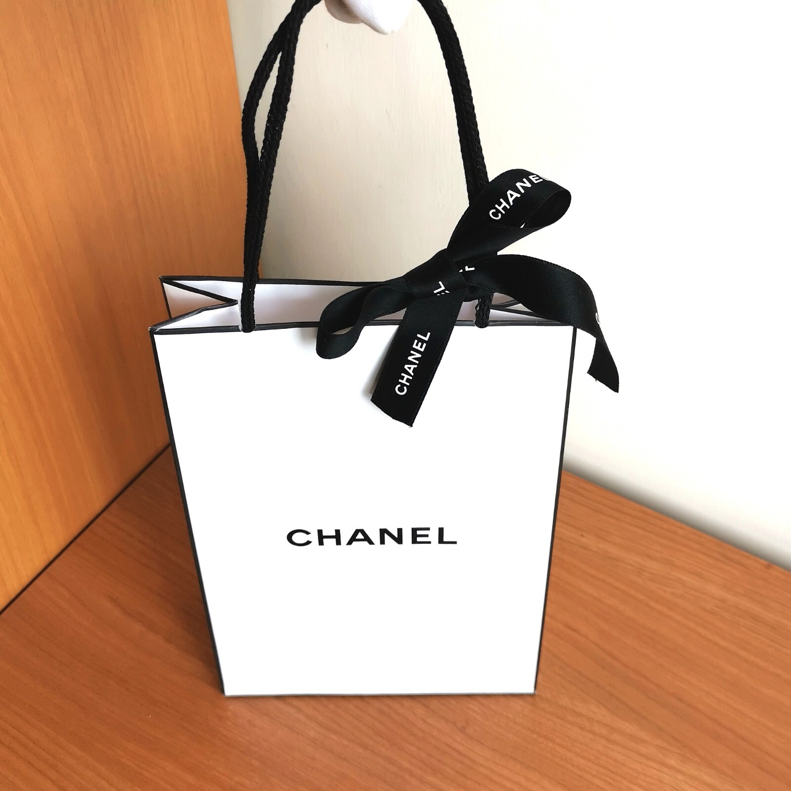 shopping bag CHANEL busta bianca carta acquisto regalo confezione shopper  ring | eBay