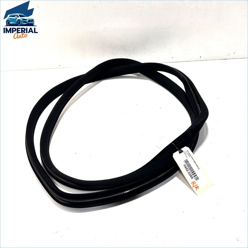 Used 07-13 MERCEDES S550 W221 REAR PASSENGER SIDE DOOR BODY WEATHERSTRIP SEAL OEM