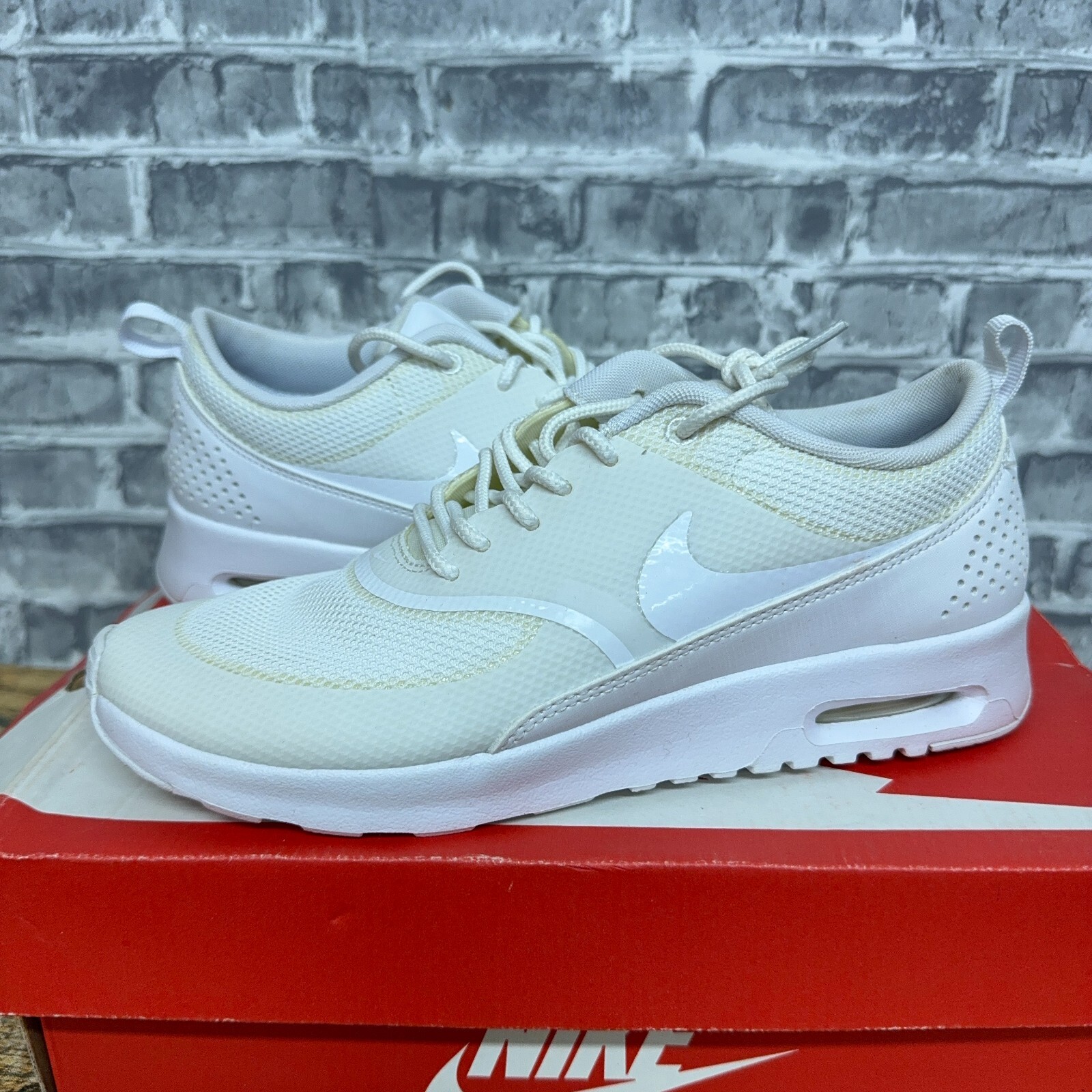 nike thea white