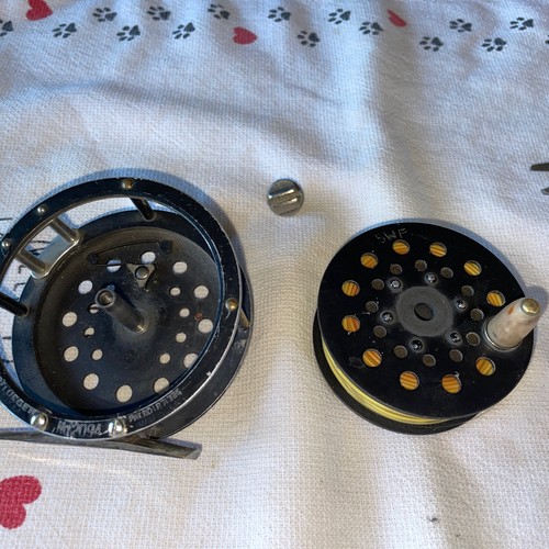 VINTAGE PFLUEGER GEM 2094 FLY REEL  7/30/21P  GOOD CLICKER  LINE