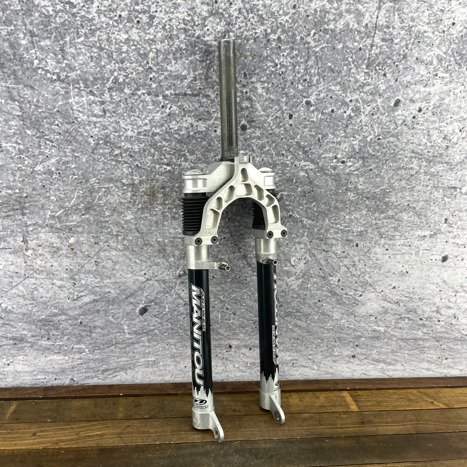 Vintage Manitou Answer Magnum Fork 1 in Threadless Steerer