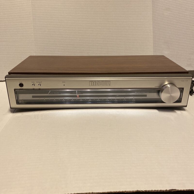 Luxman T-110U Vintage Hi Fidelity Hi-Fi FM Stereo Tuner Wood Cabinet