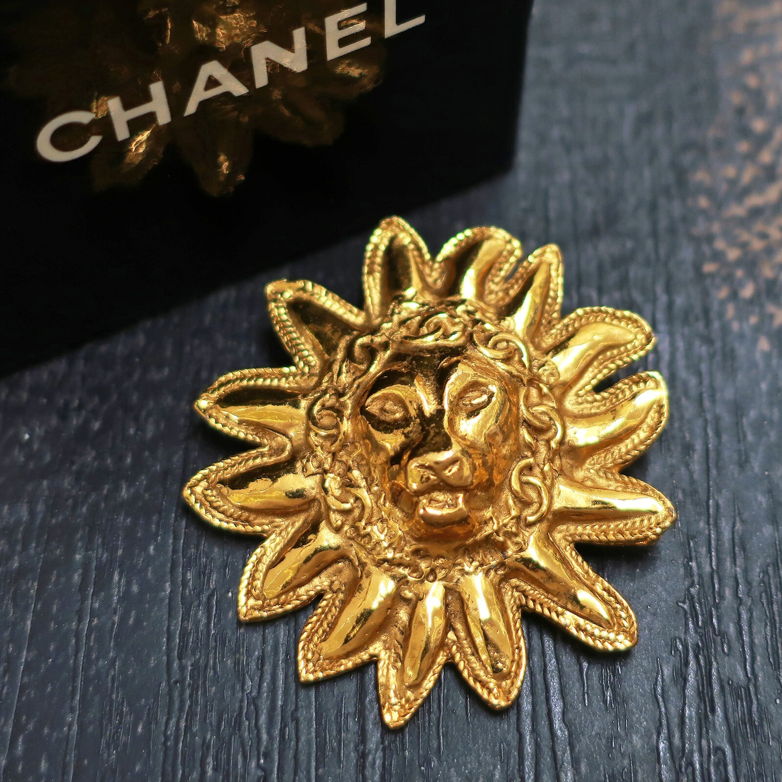 シャネル ライオン ブローチ CHANEL Gold Plated CC Logos Lion Vintage Pin Brooch #594c