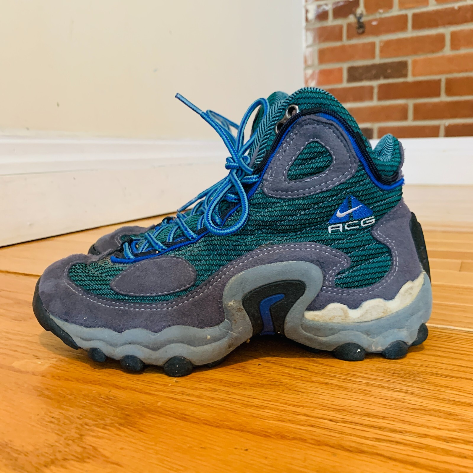 nike vapormax plus sneakers