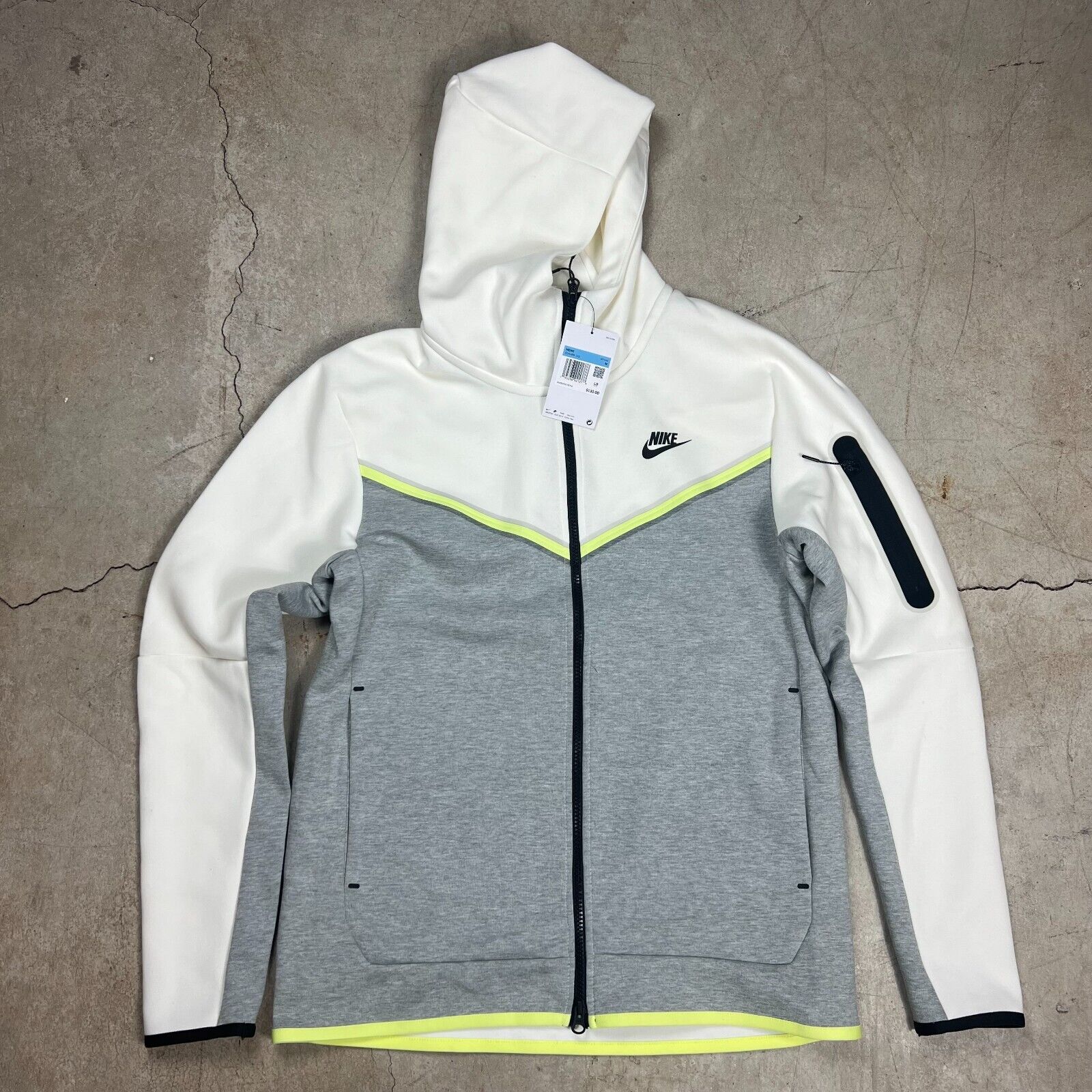 Nike Sportswear Tech Fleece Men's Size Med Full-Zip Hoodie Nike Sportswear Tech Fleece Men's Size Med Full-Zip Hoodie
