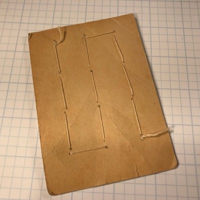 T143 VTG Antique Buttons On Original Card 3/4