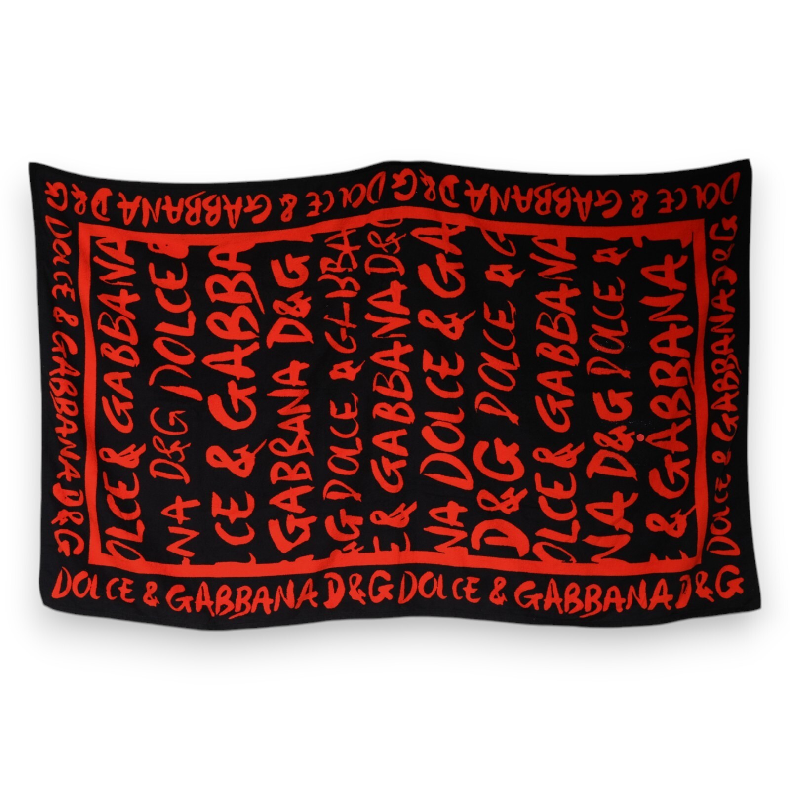 【送料&関税込】Dolce & Gabbana Garofani Beach Towel Dolce & Gabbana Garofani Beach Towel In Pink | ModeSens