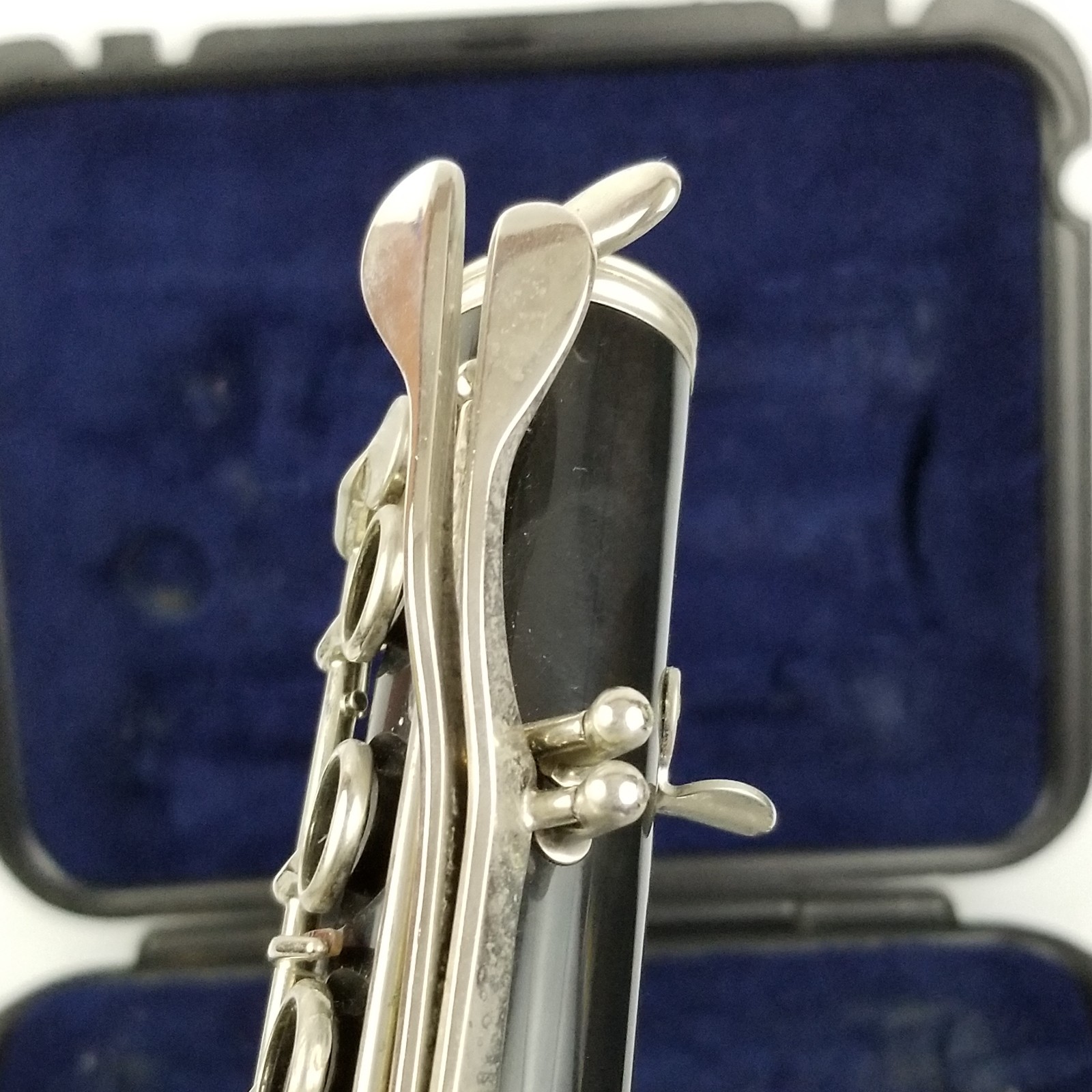 Selmer USA CL300 Beginner Clarinet with Case Mouthpiece Reed Case Bb