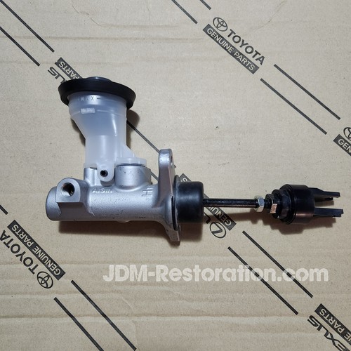 トルネ Toyota Land Cruiser Clutch Master Cylinder VDJ79 VDJ200