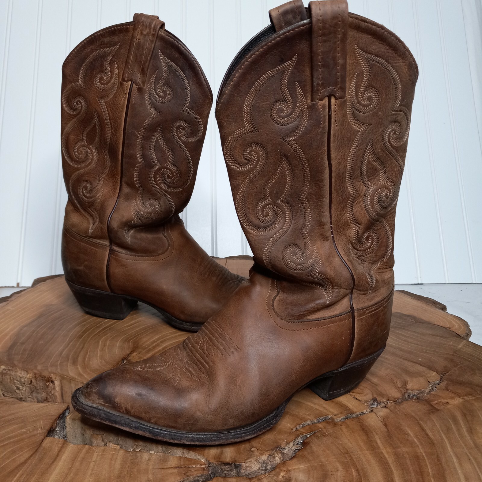 TONY LAMA WESTERN COWBOY BOOTS MENS 8.5M Brown EMBROIDERED