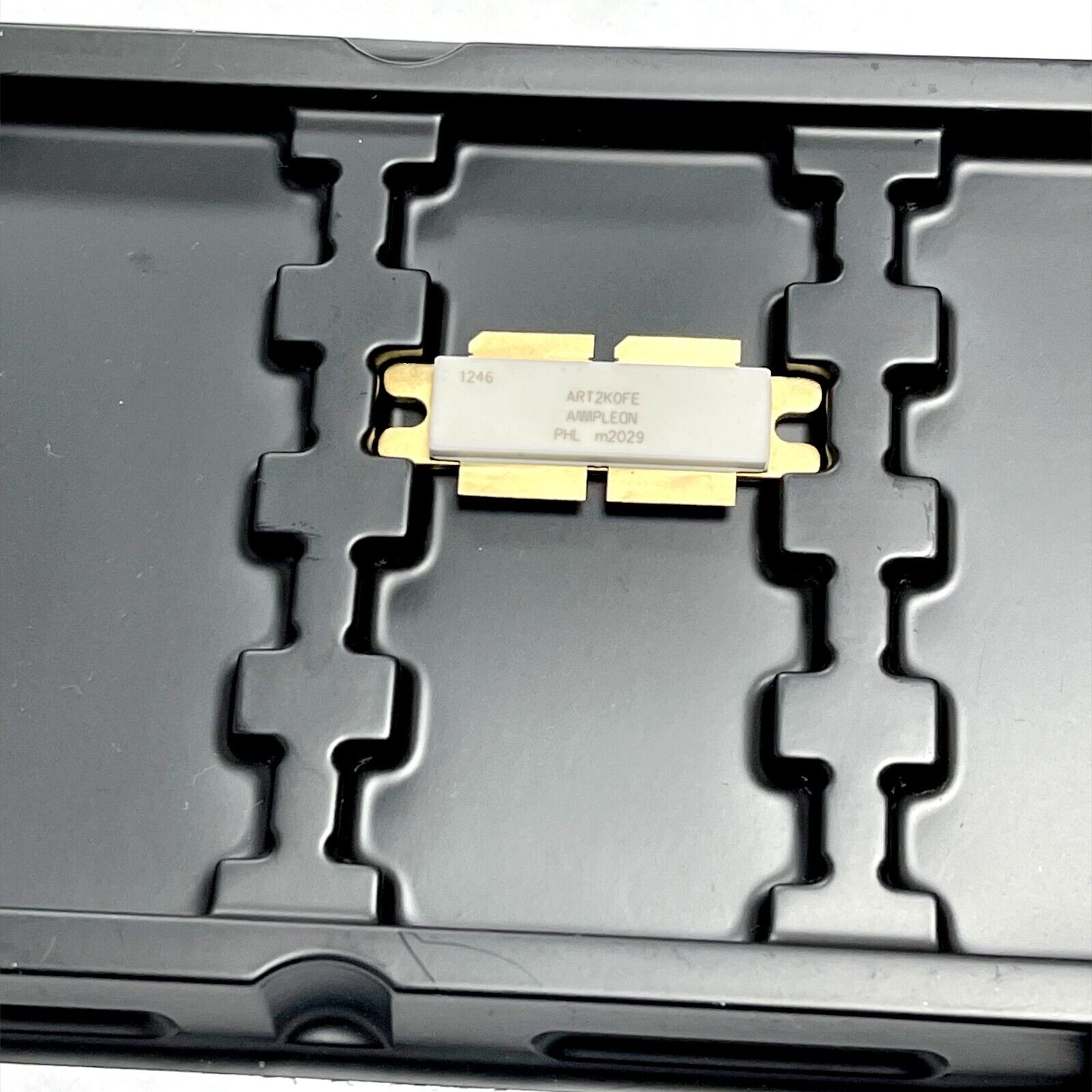 AMPLEON ART2K0FE Power LDMOS transistor 1 to 400 MHz 2000W AMPLEON ART2K0FE Power LDMOS transistor 1 to 400 MHz 2000W