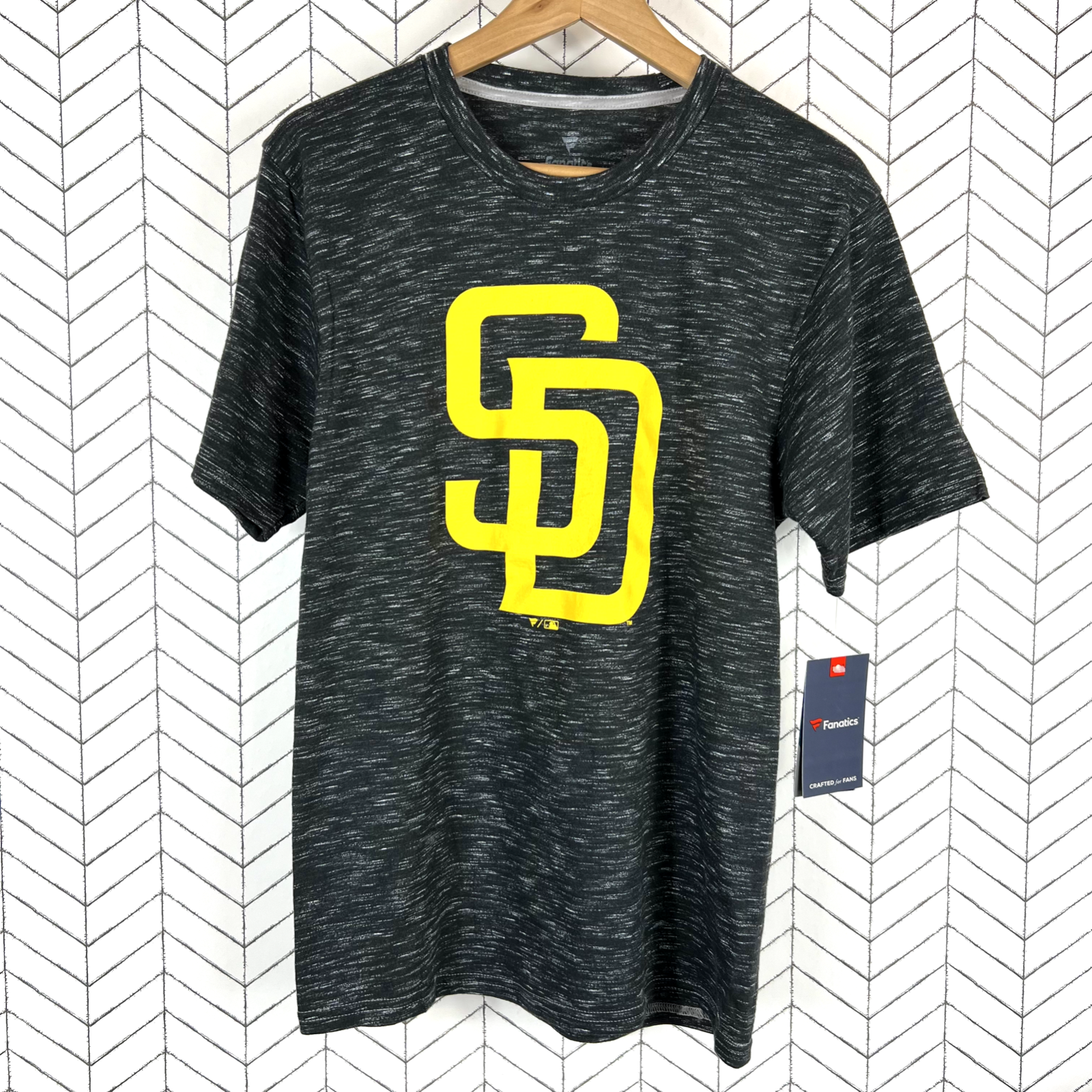 San Diego Padres Men's T-shirt Size Small Heather Black