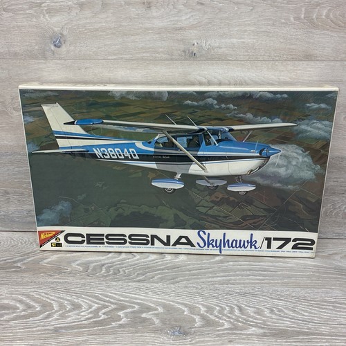 Nichimo Cessna Skyhawk 172 Model Kit 1:20 S-2002-3500 SEALED