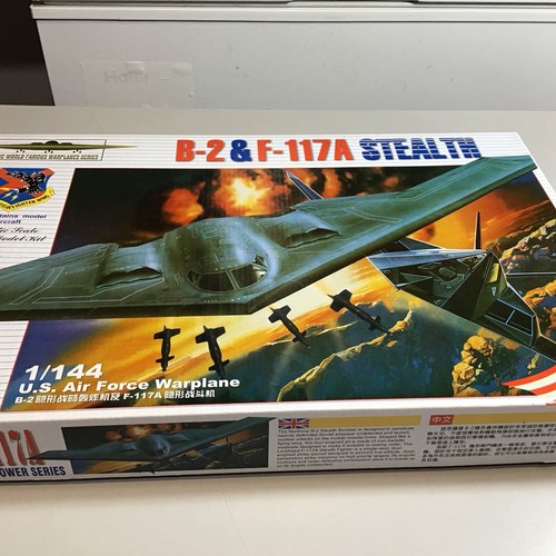 NEW Open Box B2 F117A Stealth US Air Force Warplane 1/144