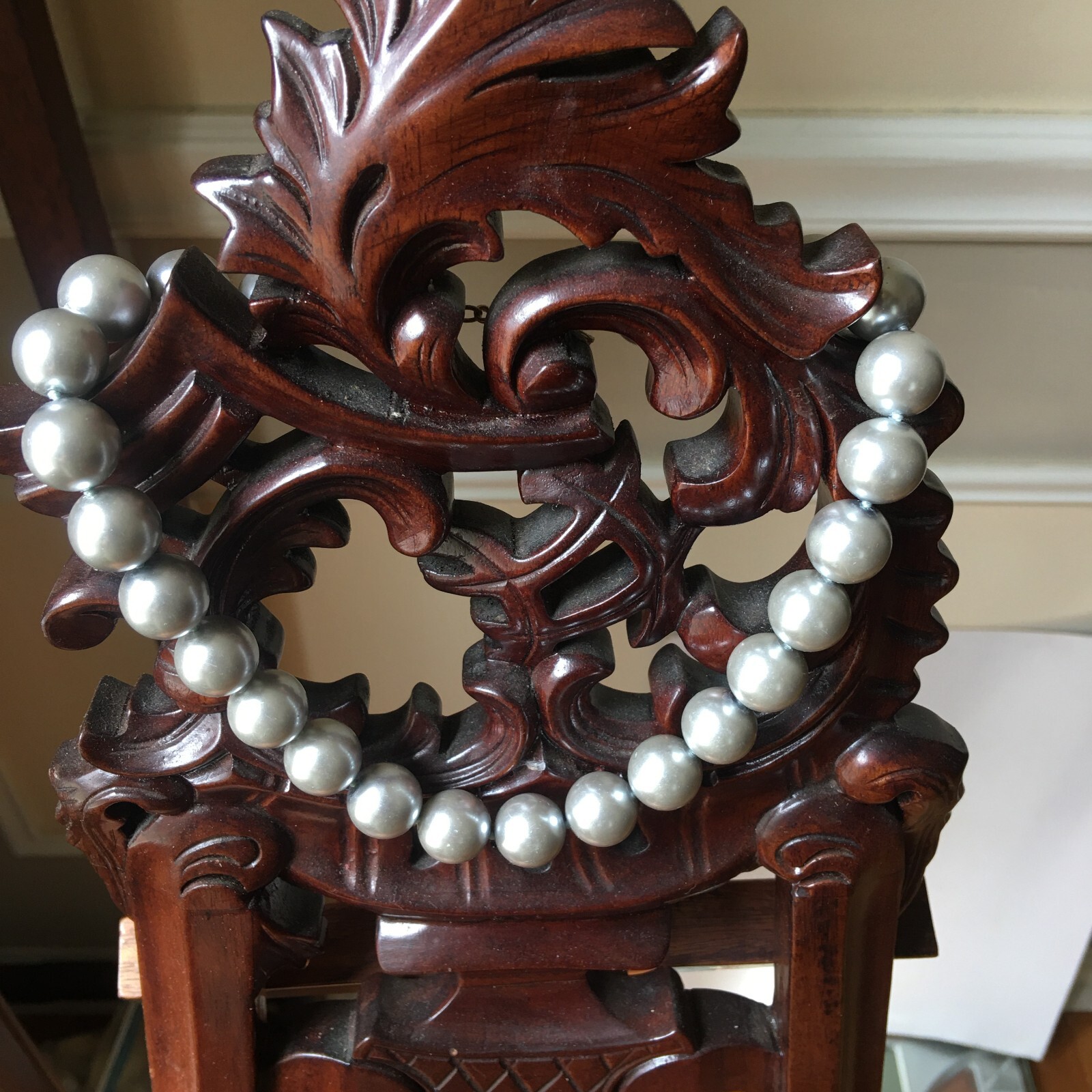 Vintage 80s 16" Olivet Synthetic Large Pearl Round Beads (0.5"D) Necklace Silver