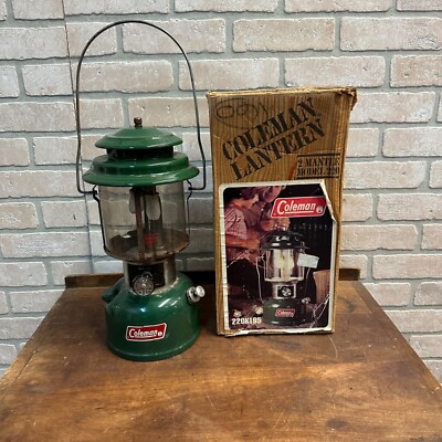 Vintage Coleman Double Mantle Model 220J Camping Lantern w/ Box 2/79