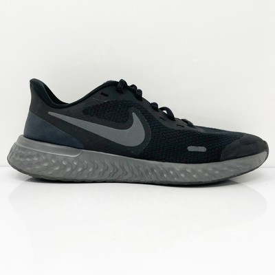 Nike Boys Revolution 5 BQ5671-001 Черные кроссовки для бега, размер 5,5 лет