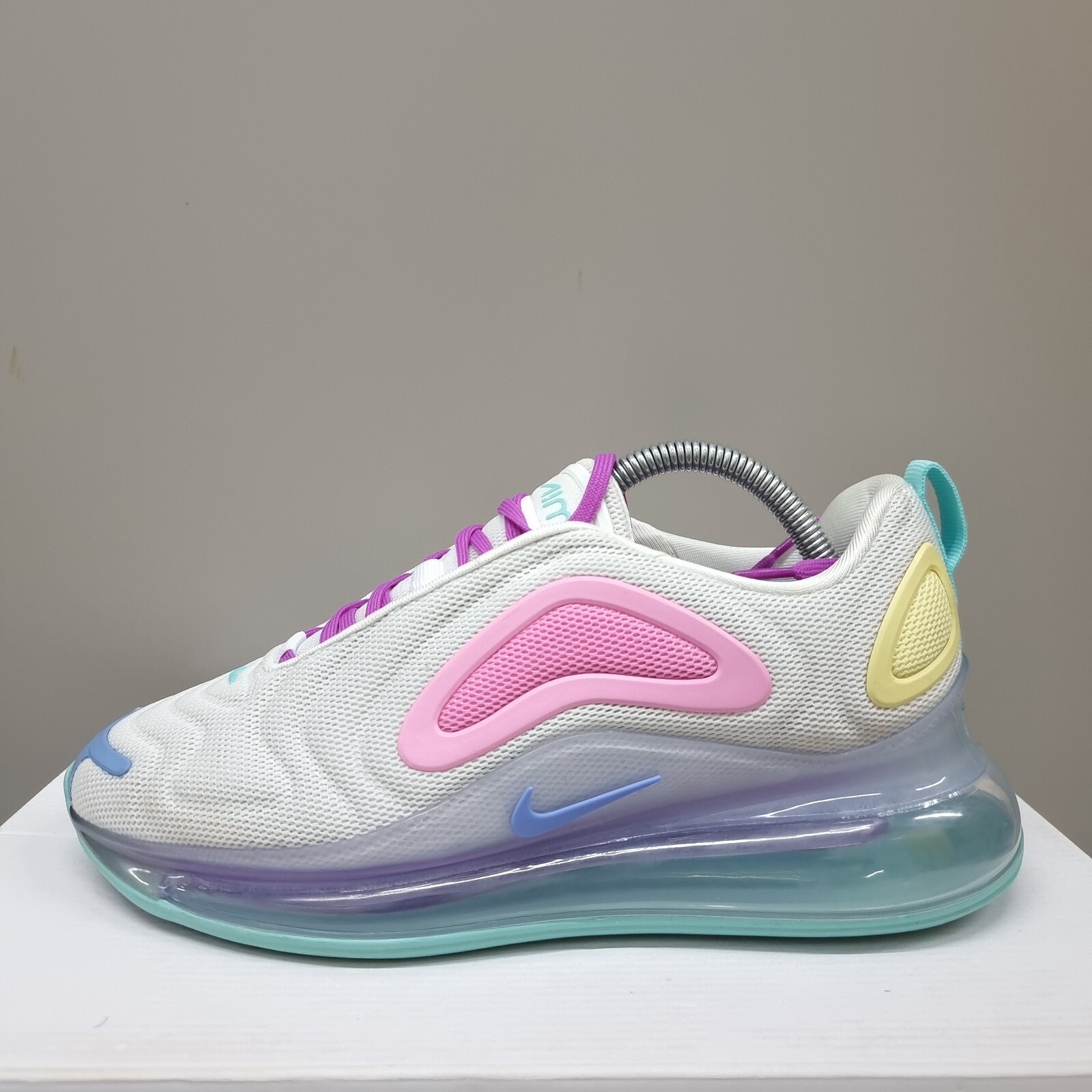 nike 720 price at sportscene