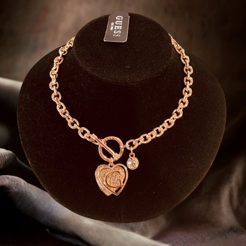 New Guess Tone Interlock Heart Necklace ハートネックレス Silver-Tone Interlocking Hearts Necklace | GUESS Factory