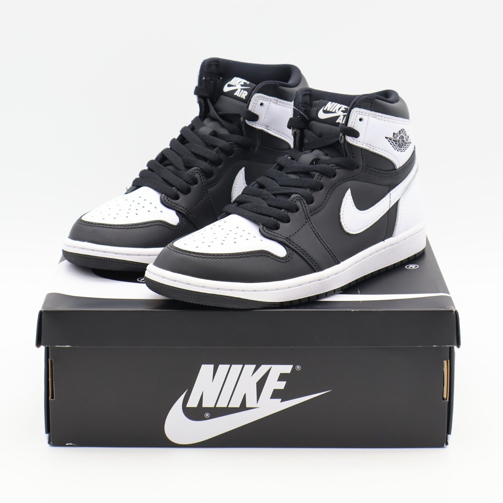 DZ5485-010 Nike Air Jordan 1 Retro High OG Black White DZ5485-010 Nike Air Jordan 1 Retro High OG Black White