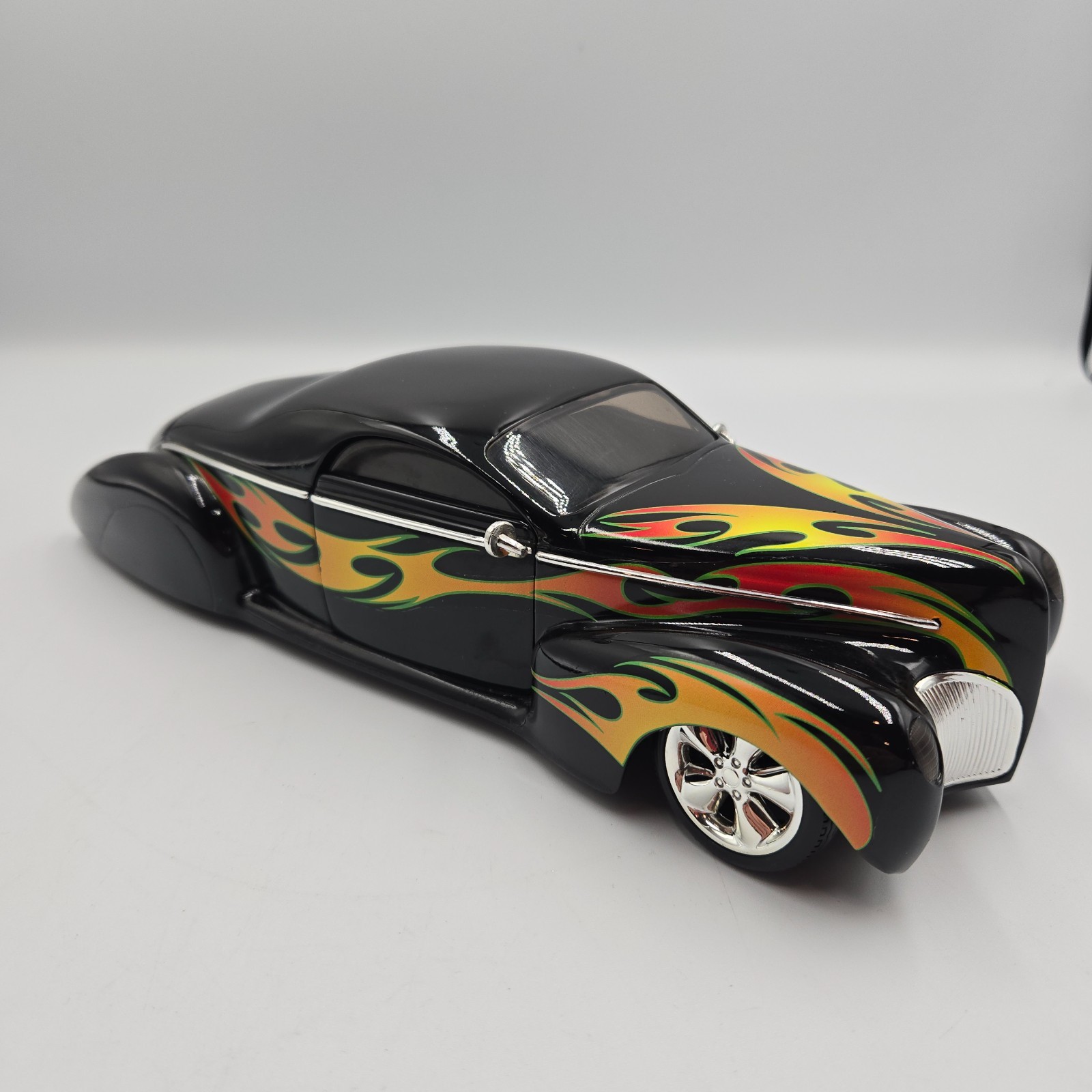 希少　ホットウィール 1/18 カスタム　リンカーン　ゼファー Hot Wheels 1:18 Flame Pattern Lincoln Zephyr - NO BOX | eBay