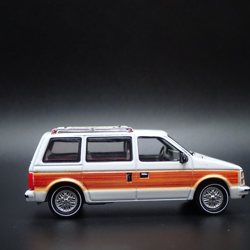 1984-1990 DODGE CARAVAN RARE 1/64 SCALE COLLECTIBLE DIORAMA DIECAST MODEL CAR 1984-1990 DODGE CARAVAN RARE 1/64 SCALE COLLECTIBLE DIORAMA DIECAST MODEL CAR