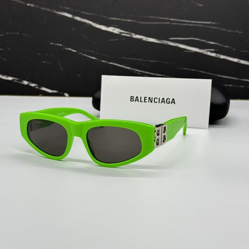 サングラス BALENCIAGA Woman Sunglasses Green BB0095S 005 Balenciaga BB0095S Sunglasses Green Women – Bluefly